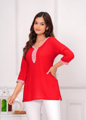 NEW4U Women Embroidered Straight Kurta(Red)
