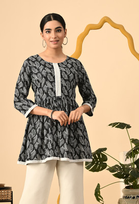 Glowworld Women Printed Flared Kurta(Black)