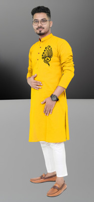 Vastra Trends Men Self Design Straight Kurta(Yellow)