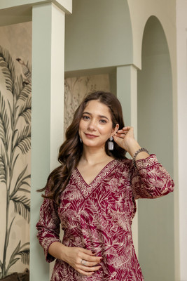 AHMI Women Printed Straight Kurta(Maroon)