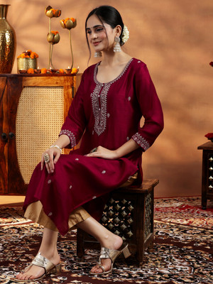 LIBAS Women Embroidered Straight Kurta(Maroon)