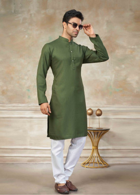 Outluk Men Solid Straight Kurta(Green)