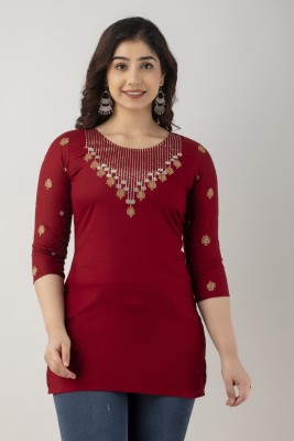 Charu Women Embroidered Straight Kurta(Maroon)