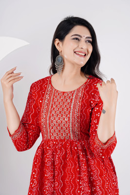 ShreeBalaji Women Embroidered Straight Kurta(Red)