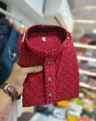 Metro Traders Men Embellished Straight Kurta(Maroon)