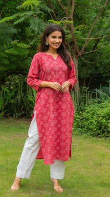 SANGOURI Women Floral Print Straight Kurta(Red)