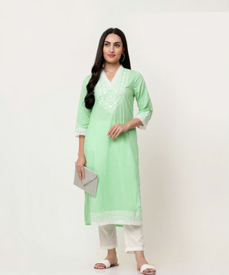 SAVI Women Embroidered Straight Kurta(Green)