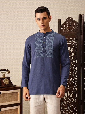 House of Pataudi Men Floral Print Straight Kurta(Blue)