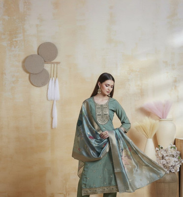 stitch haven Women Embroidered Straight Kurta(Green)