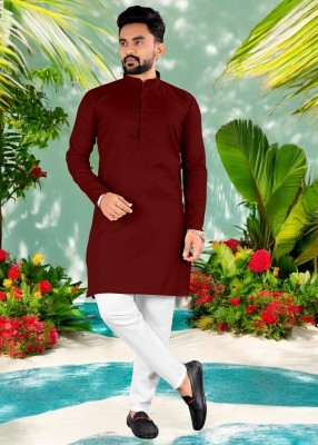 G7 FASHION Men Solid Straight Kurta(Maroon)