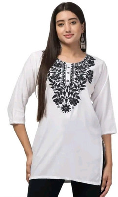 Nawazfashion Women Embroidered Straight Kurta(White)