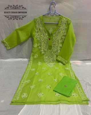 Beauty Chikan Emporium Women Chikan Embroidery Straight Kurta(Green)