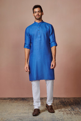 MANYAVAR Men Solid Straight Kurta(Blue)