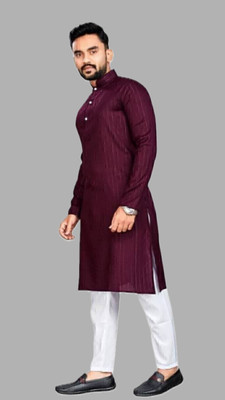 VINAARI Men Solid A-line Kurta(Maroon)
