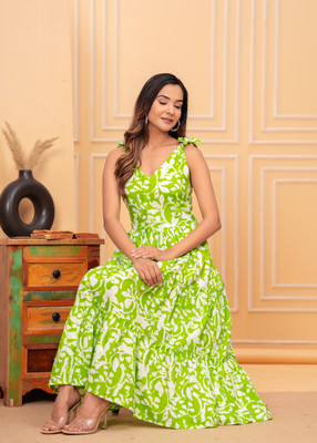 Jollity Women Self Design Flared Kurta(Green)