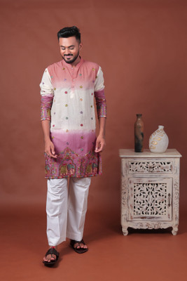 Varbandhan Men Embroidered Straight Kurta(Pink)