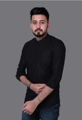 GUYS HUBB Men Solid Straight Kurta(Black)