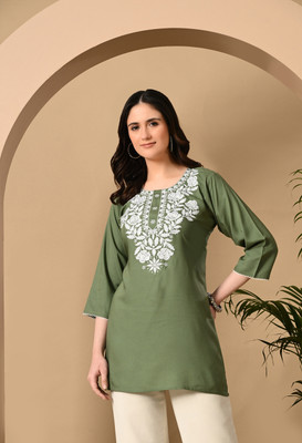 Divastri Women Chikan Embroidery Straight Kurta(Green)