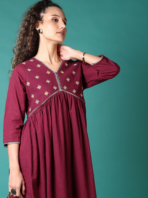 V-MART Women Solid A-line Kurta(Maroon)