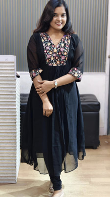STITCHPEAR Women Embroidered A-line Kurta(Black)
