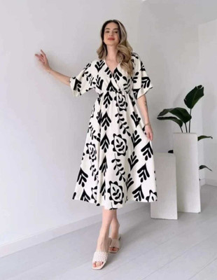 PS Creation Women Printed A-line Kurta(Black)