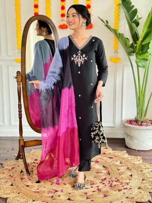 prashvecreation Women Embroidered A-line Kurta(Black)