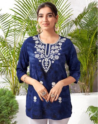 Skylee Women Chikan Embroidery, Embellished, Dyed/Ombre, Self Design Straight Kurta(Dark Blue)