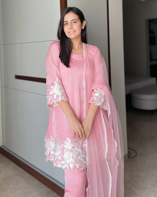 LookRange Women Embroidered Pakistani Kurta(Pink, White)