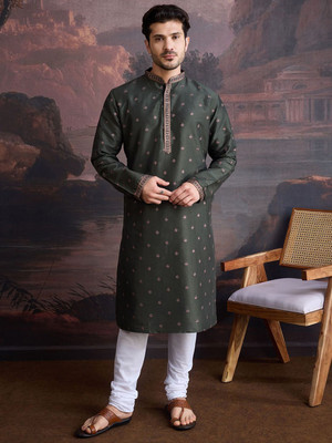 House of Pataudi Men Self Design Straight Kurta(Green)