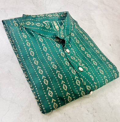 R N Enterprises Men Printed Straight Kurta(Green)