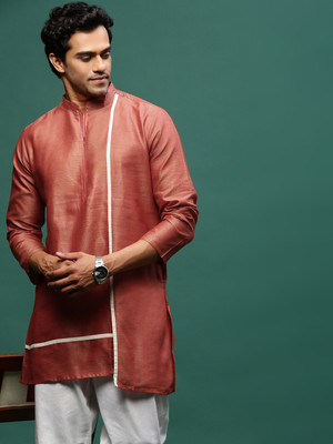 Sangria Men Solid Straight Kurta(Red)