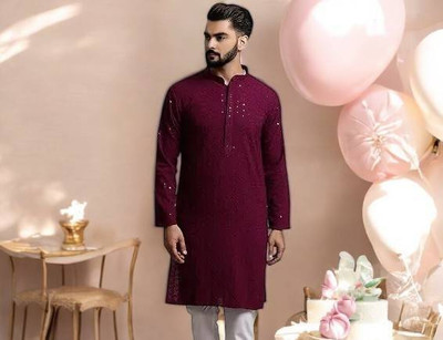 Qitty Men Chikan Embroidery Straight Kurta(Maroon)