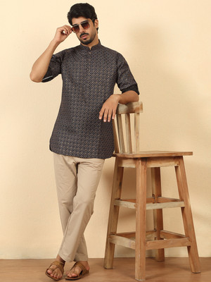 kraft india Men Floral Print Straight Kurta(Black)
