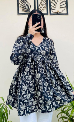 TRUE WORLD Women Floral Print, Printed Straight Kurta(Black)