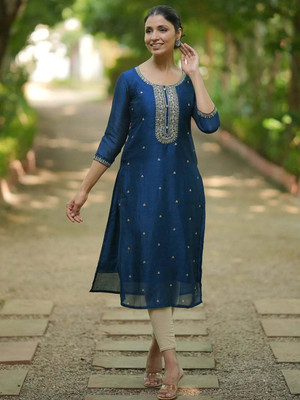 Envi Women Embroidered Straight Kurta(Blue)