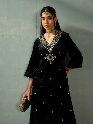 Shae by SASSAFRAS Women Embroidered Anarkali Kurta(Black)