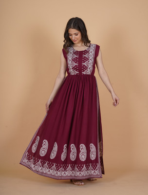 PURSHOTTAM WALA Women Embroidered A-line Kurta(Maroon)