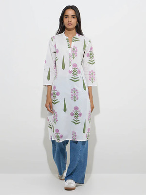 Bunai Dhaga Women Floral Print Straight Kurta(White)
