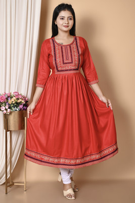Paramount NX Women Applique Straight Kurta(Red)