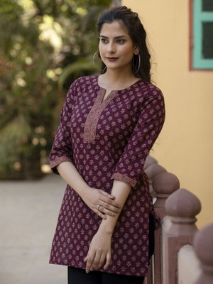 Deshopever Women Floral Print Straight Kurta(Maroon)