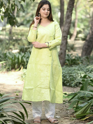Chikirpolo Women Chikan Embroidery A-line Kurta(Green)