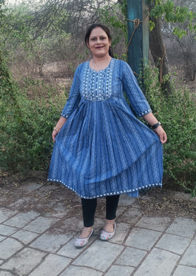 VIMOO Women Embroidered A-line Kurta(Blue)