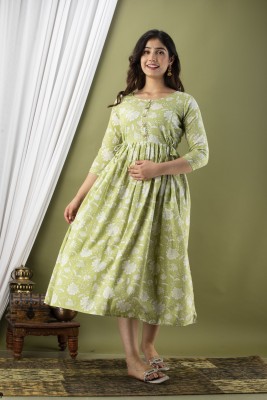 Murli Kurti Flared/A-line Gown(Light Green, White)