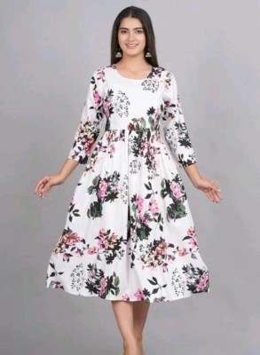 Kunj Creation Women Floral Print Flared Kurta(White)