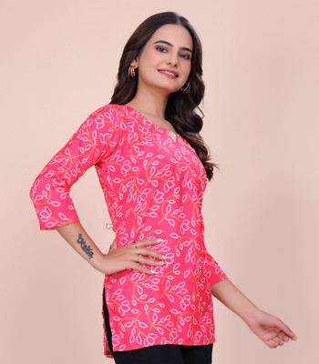 GLAM COUTURE Women Bandhani, Printed Straight Kurta(Pink)