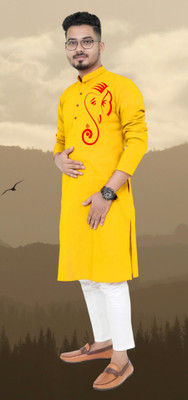 Vastra Trends Men Self Design Straight Kurta(Yellow)