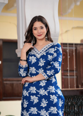 Koito Women Embroidered Straight Kurta(Blue)