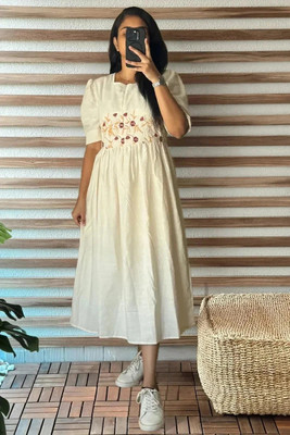 VIBELY Women Embroidered Flared Kurta(White)