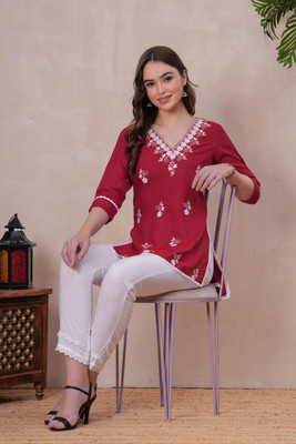 Lakshay Fashion Women Embroidered Straight Kurta(Red)