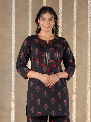 Aramya Women Floral Print Straight Kurta(Multicolor)